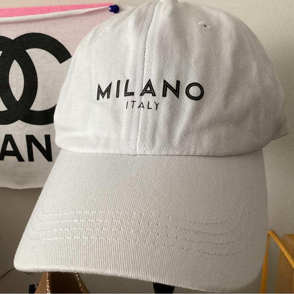 Nwot Milano Italy baseball cap